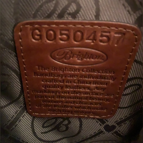 Brighton Ferrara Giorno Tote. Brown. Zipper closure. - Picture 7 of 13